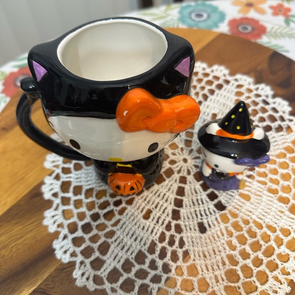 HELLO KITTY HALLOWEEN BLACK CAT FIGURAL MUG AND WITCH FIGURINE Set - Picture 3 of 8